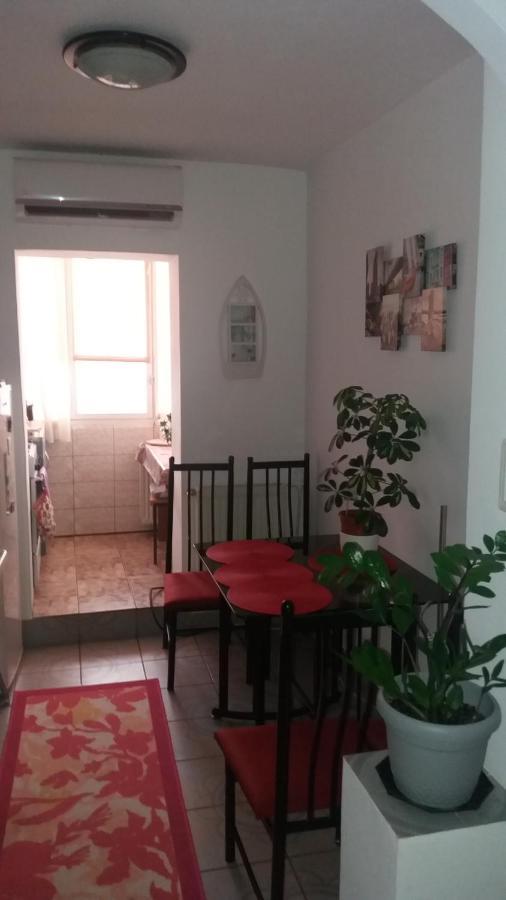Jorali Apartamento Oradea Exterior foto